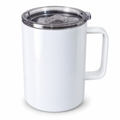 STAINLESS STEEL COFFE MUG WITH FLAT LID AND HANDLE op een studioachtergrond